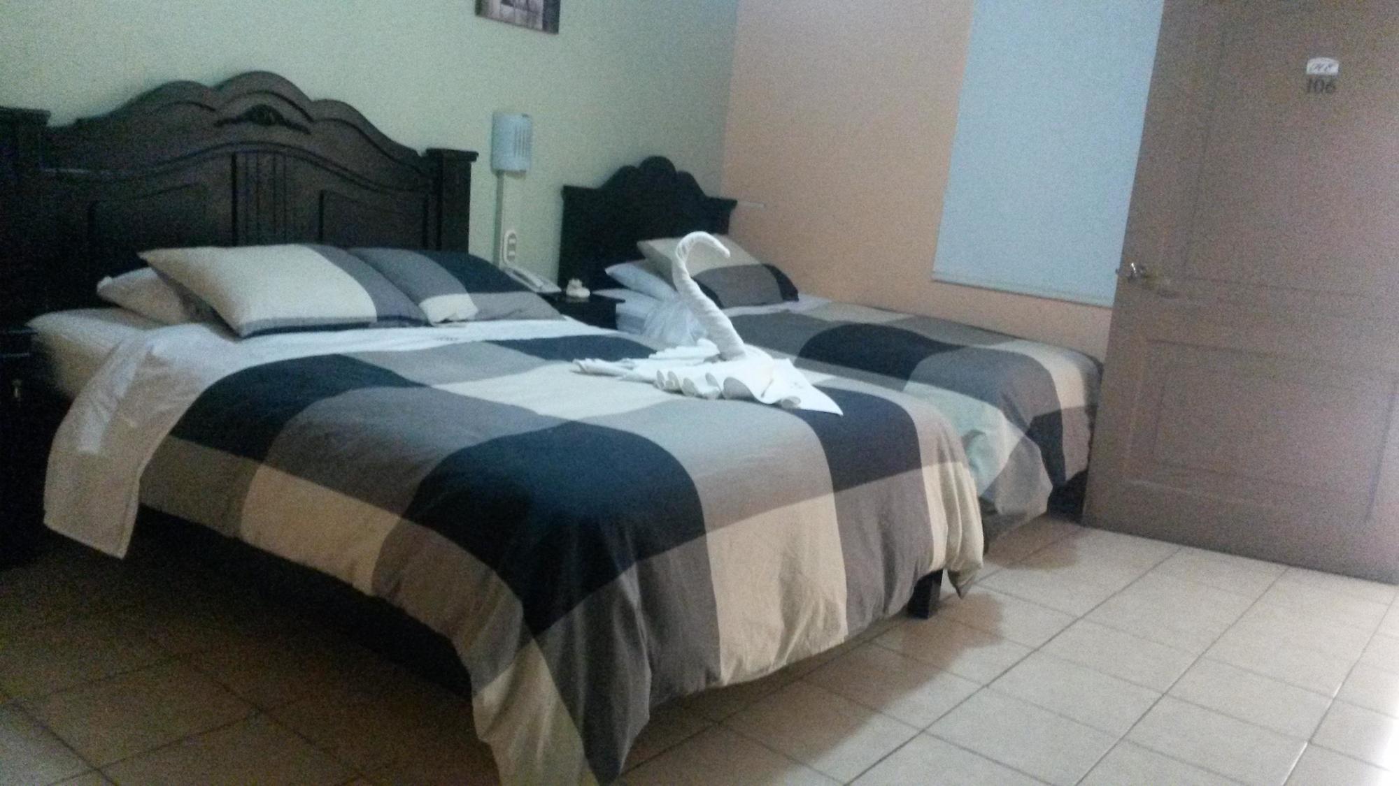 Hotel Eskalima Alajuela Buitenkant foto