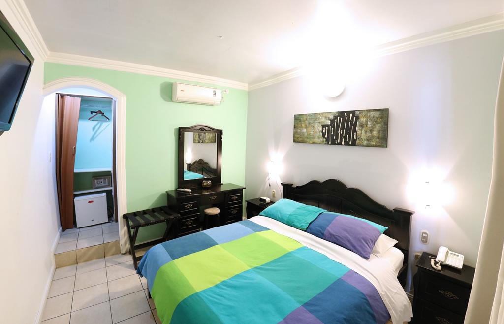 Hotel Eskalima Alajuela Buitenkant foto