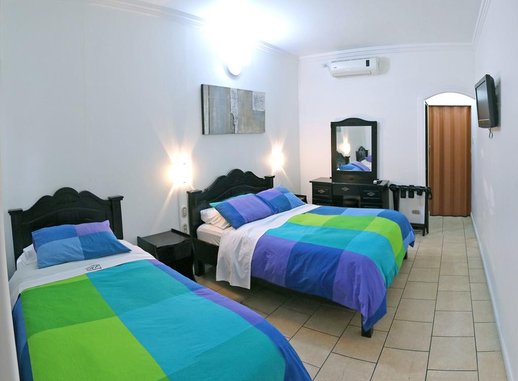 Hotel Eskalima Alajuela Buitenkant foto